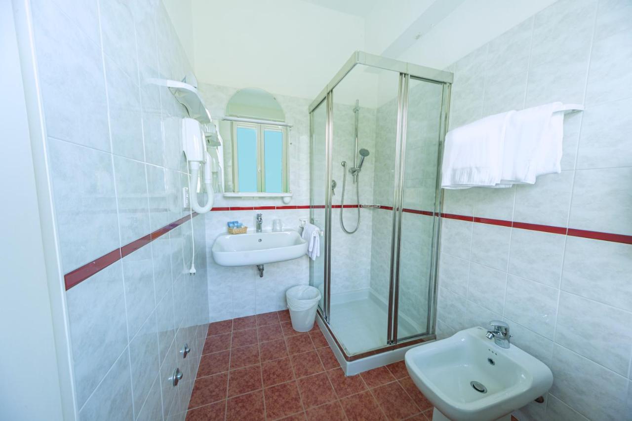 Club Hotel Olivi - Tennis Center Malcesine Dış mekan fotoğraf
