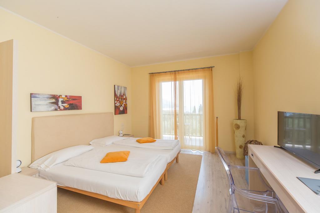 Club Hotel Olivi - Tennis Center Malcesine Dış mekan fotoğraf