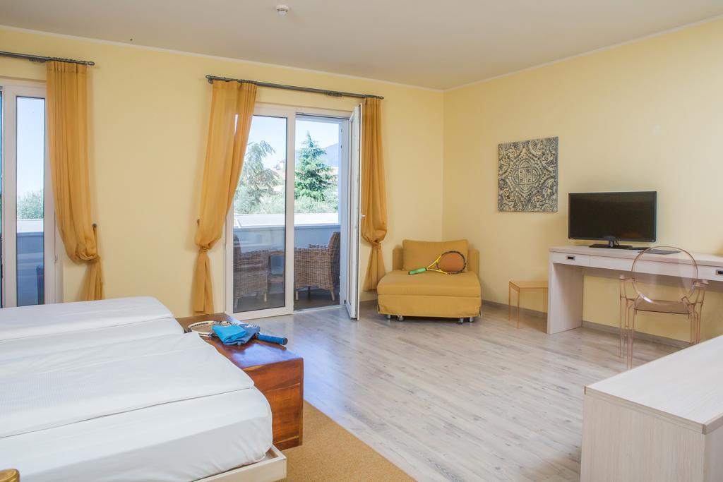 Club Hotel Olivi - Tennis Center Malcesine Dış mekan fotoğraf
